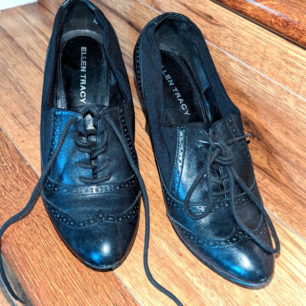 ELLEN TRACY black shoes